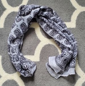 Scarf4you Black/White Paisley Scarf